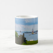 Entre Les Maisons Café Mug (Centre)