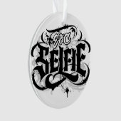 'Epic Selfie' Lettering Tattoo Kerst Ornament (voorkant)