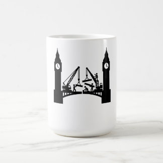 Epische bouw van Londense klokkentorenbrug  Koffiemok