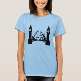 Epische bouw van Londense klokkentorenbrug  T-shirt