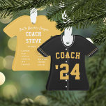 Équipe de baseball noir et jaune Jersey<br><div class="desc">Commémorez une saison fantastique pour l'entraîneur de baseball de vos enfants avec cette décoration personnalisée cool dans une couleur noire et jaune. Personnalisez le front avec l'année, avec "Entraîneur" ci-dessus, et ajoutez plus de détails à l'arrière, y compris le nom de l'entraîneur, le nom de l'équipe ou de la ligue,...</div>