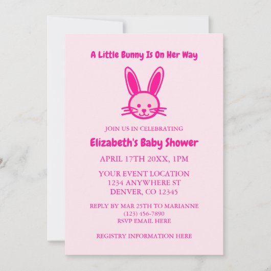 Er is een kleine bunny op weg naar haar Baby showe Kaart (Voorkant)