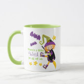 Er is een kleine heks Halloween Mok (Links)