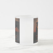 Er is iets aan de buitenkant matglas koffiemok (Center)