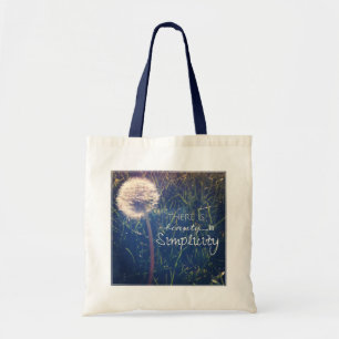 Er is schoonheid in eenvoud tote bag