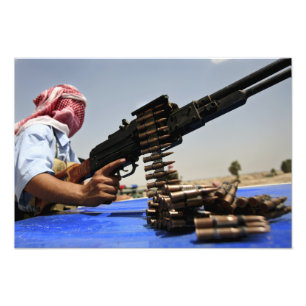 Er liggen 762 mm ronden op de vrachtwagen foto afdruk