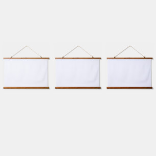 Er wordt een rode en oranje maasstructuur weergege hangend wandkleed