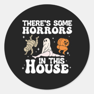 Er zijn enkele verschrikkingen in dit huis Ghost P Ronde Sticker