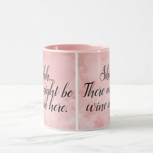 Er zit misschien wijn in deze grappige roze Waterv Mok (Midden)