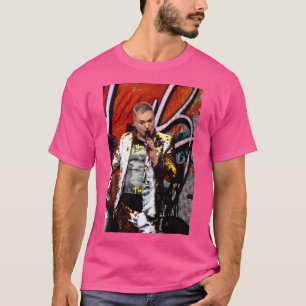 Erasure Andy Bell op het podium in Concert London  T-shirt
