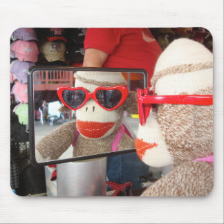Ernie the Sock Monkey Sunglazen Mousepad Muismat