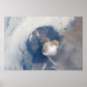 Eruptie van de Sarychev-vulkaan 2 Poster