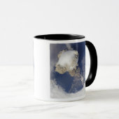 Eruptie van de Sarychev-vulkaan Mok (Voorkant rechts)