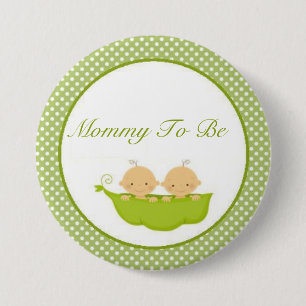 Erwten in een Baby shower met twee vingers mama om Ronde Button 7,6 Cm