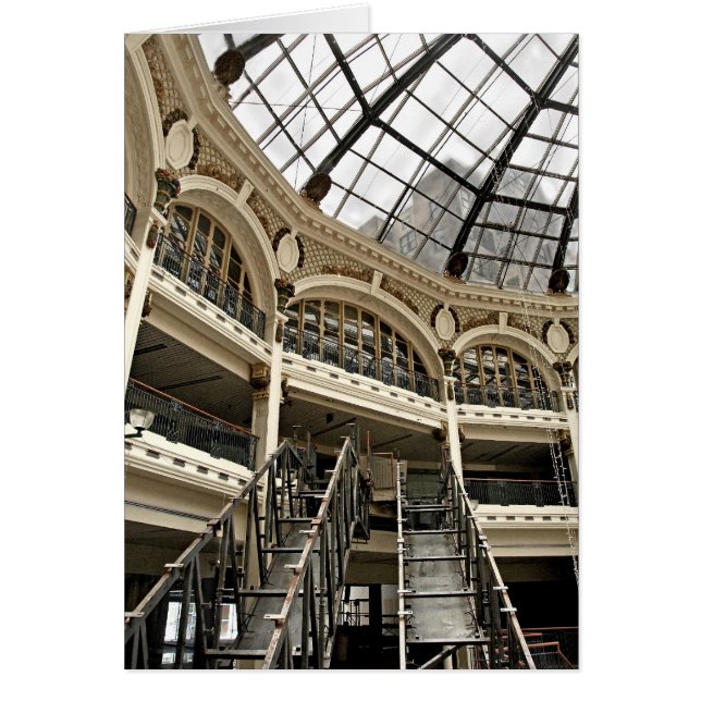 Escalators de squelette de bâtiment (Devant)