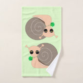 Escargot avec Serviette de bain en feuille de trèf (Serviette à main)