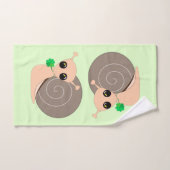 Escargot avec Serviette de bain en feuille de trèf (Serviette à main)