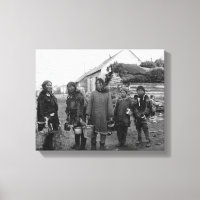 Eskimo Berry Pickers in Nome, Alaska Foto