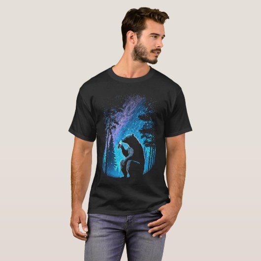 Esoteric Bear drinking Beer Night Forest T-shirt (Voorkant volledig)