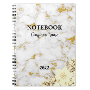 Espace de Travail Minimaliste et Organisé Cahier e