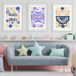 Espace Univers Enfants Salle de Jeu Décor Nom pers<br><div class="desc">Ensemble super amusant d'estampes d'art de chambre d'enfant, de crèche ou de salle de jeux avec des conceptions thématiques de l'espace qui lisent "Reach for the Stars", Explore and You are My Universe entouré de graphiques de l'espace. Personnalisez avec le nom ou la suppression de votre enfant et n'avez que...</div>