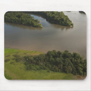 Essequibo River, de langste rivier in Guyana, en Muismat