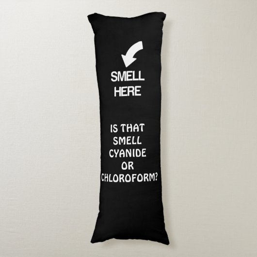 Est-ce que ça sent le cyanide ou le Coussin de pla (Devant (Vertical))