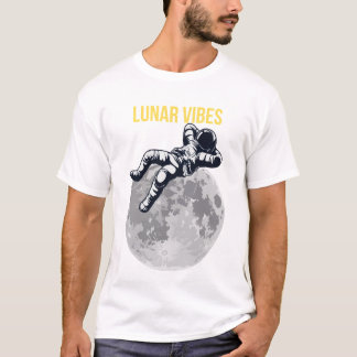 Esthetische astronaut die ontspant op maan Lunar V T-shirt