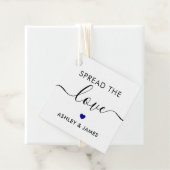 Étaler l'étiquette d'amour, étiquette cadeau Maria (En situation)