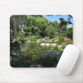 Étang de Koi de jardin et tapis de souris japonais (Avec souris)