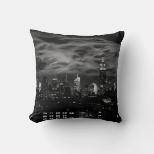 Etherele Wolken: NYC Silhouet, ESB Zwart en Wit Kussen