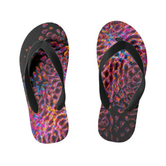 "Etherisch vuur: Een boeiende lichtschildering van Kinder Teenslippers