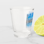 Etiket Milaan, samengesteld uit de skyline van Mil Shot Glas (Links)