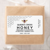 Étiquette 12 oz Honey Hex Jar Label with honeycomb and bee (En situation)