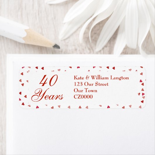 Étiquette 40e anniversaire du Mariage Ruby Hearts Confetti (En situation)