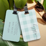 Étiquette À Bagage Agritourisme Plaid avec Gris Nom du script<br><div class="desc">Un design de ferme moderne avec une police de caractères manuscrite et un motif en vichy. Ajoutez votre nom ou supprimez le texte pour un look tendance et populaire.</div>