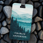 Étiquette À Bagage Aquarelle bleue montagnes et paysage forestier<br><div class="desc">Marque à bagages avec une aquarelle représentant des montagnes pittoresques et des silhouettes de pins au premier plan. Ajoutez votre propre nom ou texte personnalisé.</div>