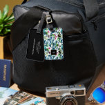 Étiquette À Bagage Aquarelle fleurs noir or monogramme<br><div class="desc">Aquarelle fleurs or noir monogrammed Bagage Tag Vous pouvez ajouter votre propre monogramme à l'avant et votre nom et les coordonnées à l'arrière de l'étiquette.</div>