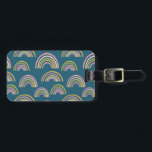 Étiquette À Bagage Arc en ciel moderne en rose, vert et bleu foncé<br><div class="desc">Trouvez votre sac dans une foule avec cette étiquette cool,  rétro moderne motif arc-en-ciel en rose,  vert et bleu.</div>