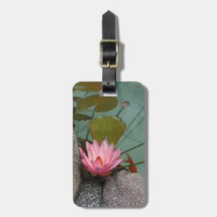 Étiquette À Bagage Asie, Viêt Nam. Nénuphar dans un étang de temple