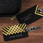 Étiquette À Bagage Balise de bagage géométrique Gras Black Faux Gold<br><div class="desc">Déposez-vous de tous les autres bagages à la consigne à bagages avec cette étiquette de sac noir audacieuse et élégante, au design géométrique en faux or. Personnalisez cette balise avec vos informations et pour plus d'options comme changer la police et sa taille cliquez sur le bouton "Customiser". *Veuillez noter que...</div>