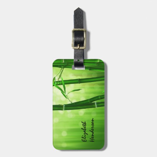 Étiquette À Bagage Bambou Vert Avec Lumières De Bokeh Pâles À L'Arriè (Devant Vertical)