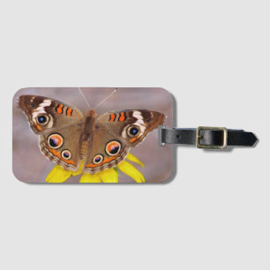 Étiquette À Bagage Beau Papillon sur Fleur Jaune
