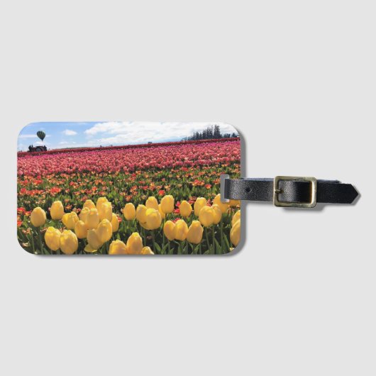 Étiquette À Bagage Beautiful Tulip Field avec Hot Air Balloon, Oregon (Devant Horizontal)
