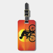 Étiquette À Bagage Belle Bicyclette Silhouette Coucher de soleil Scèn (Devant Vertical)