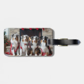 Étiquette À Bagage Berger australien près de la cheminée Noël (Dos horizontal)