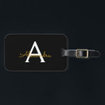 Étiquette À Bagage Black Gold Girl Script Monogramme Nom Moderne<br><div class="desc">Noir et or Monogramme Ajouter votre propre nom Script Bagage Bag Le tag sac fait le cadeau parfait pour 16 ans,  mariage,  douche nuptiale,  baby shower ou une fête de bachelorette pour quelqu'un décorant sa chambre dans le style.</div>