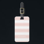 Étiquette À Bagage Bleu rose bandes et monogramme | Minimal moderne<br><div class="desc">Bandes blanches et roses claires avec votre nom ou vos initiales vers le bas. Le verso présente vos coordonnées en texte rose sur un arrière - plan blanc. Design minimaliste avec personnalisation.</div>