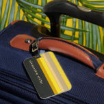 Étiquette À Bagage Blocs de couleur moutarde tendance<br><div class="desc">Une étiquette à bagages design colorée avec un motif rayé dans les tons jaune moutarde dans un style moderne minimaliste. Le texte du monogramme peut être facilement customisé avec votre nom ou texte de votre choix pour une étiquette de bagage personnalisée ou un cadeau pour toute occasion.</div>