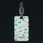 Étiquette À Bagage Boys Cute Blue Dinosaur Nom du Motif Enfants<br><div class="desc">Cette étiquette à bagages pour enfants mignonne et moderne comporte un motif de dessin animé dinosaure, avec un t-rex, un stégosaurus et des plantes de jungle jurassique, et peut être personnalisée avec votre nom de garçon et les coordonnées de votre contact. Le cadeau idéal pour votre bébé, votre tout-petit ou...</div>